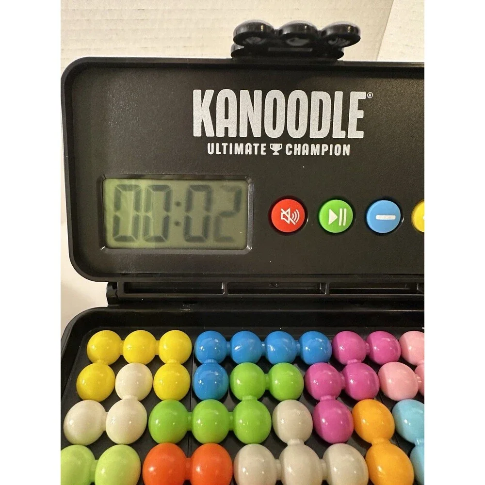 Educational Insights Kanoodle Ultimate Champion Brain Teaser Puzzle with Timer